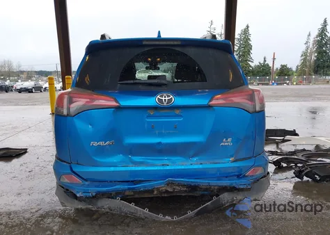 2018 Toyota Rav4 Le z USA, uszkodzony, nr VIN JTMBFREVXJD256995